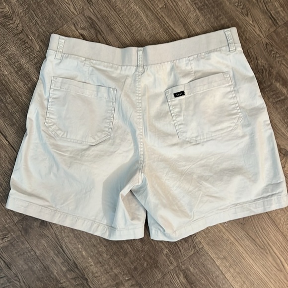 Women’s Lee Shorts - Picture 2 of 4